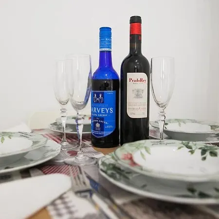 Miriam Costa De La Luz *