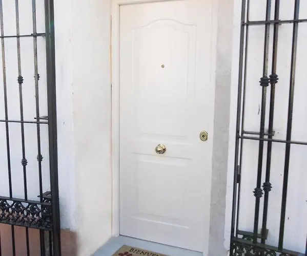 Miriam Costa De La Luz *