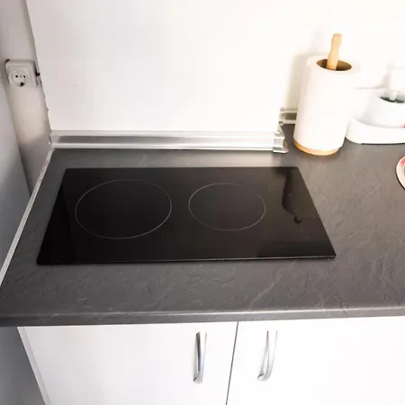 Miriam Costa De La Luz חרז